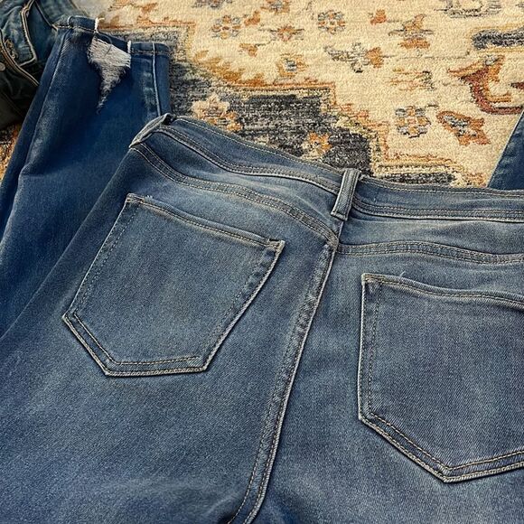 High rise button up jeans - Picture 2 of 3